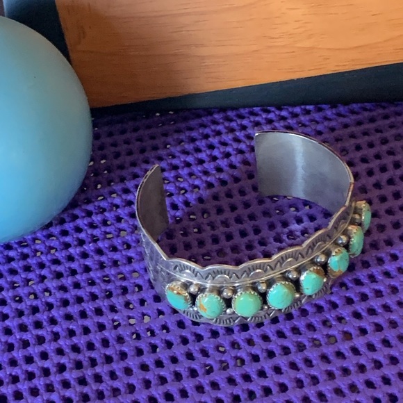 Navajo real turquoise and sterling silver cuff bracelet. Hand stamped. - Picture 3 of 10